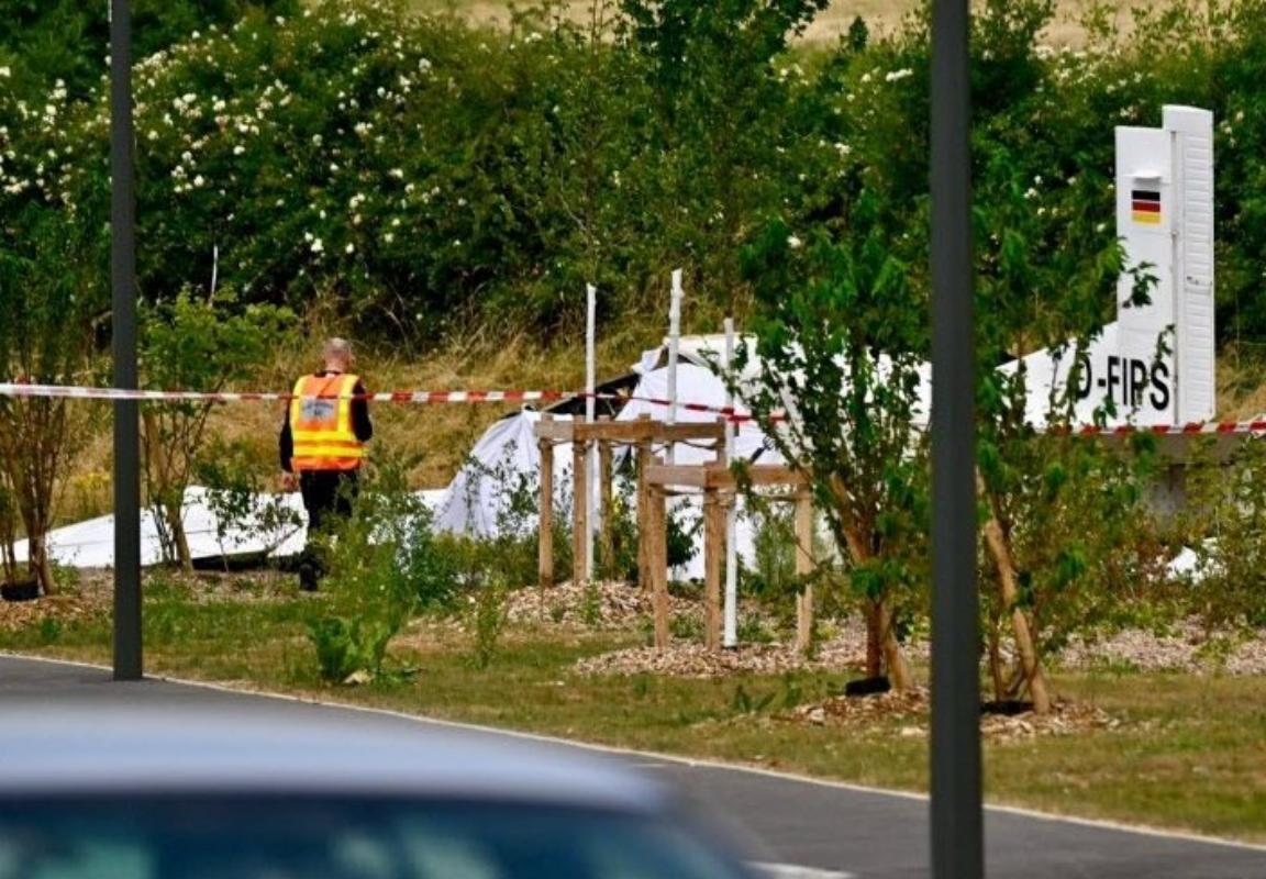 Γαλλία: Πτώση μικρού αεροσκάφους που μετέφερε αλεξιπτωτιστές – 11 νεκροί