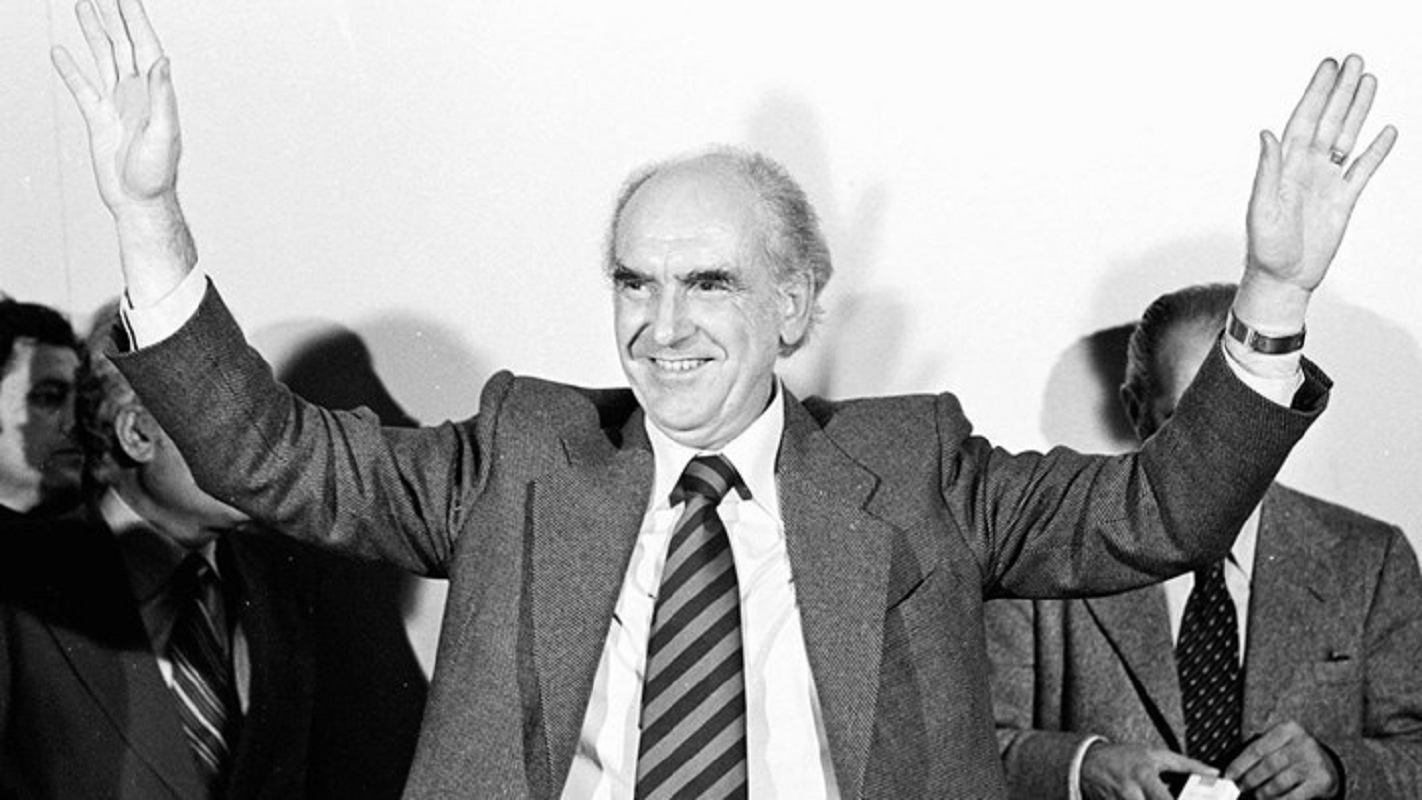 Ανδρέας Παπανδρέου: «…Ωσεί Παρών…» – Ένας Μεγάλος Απών με διαρκή Παρουσία Παντού