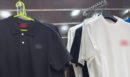 Έφοδος σε κατάστημα στη Δυτική Αττική: Εντοπίστηκαν 788 απομιμητικά ρούχα - ΒΙΝΤΕΟ