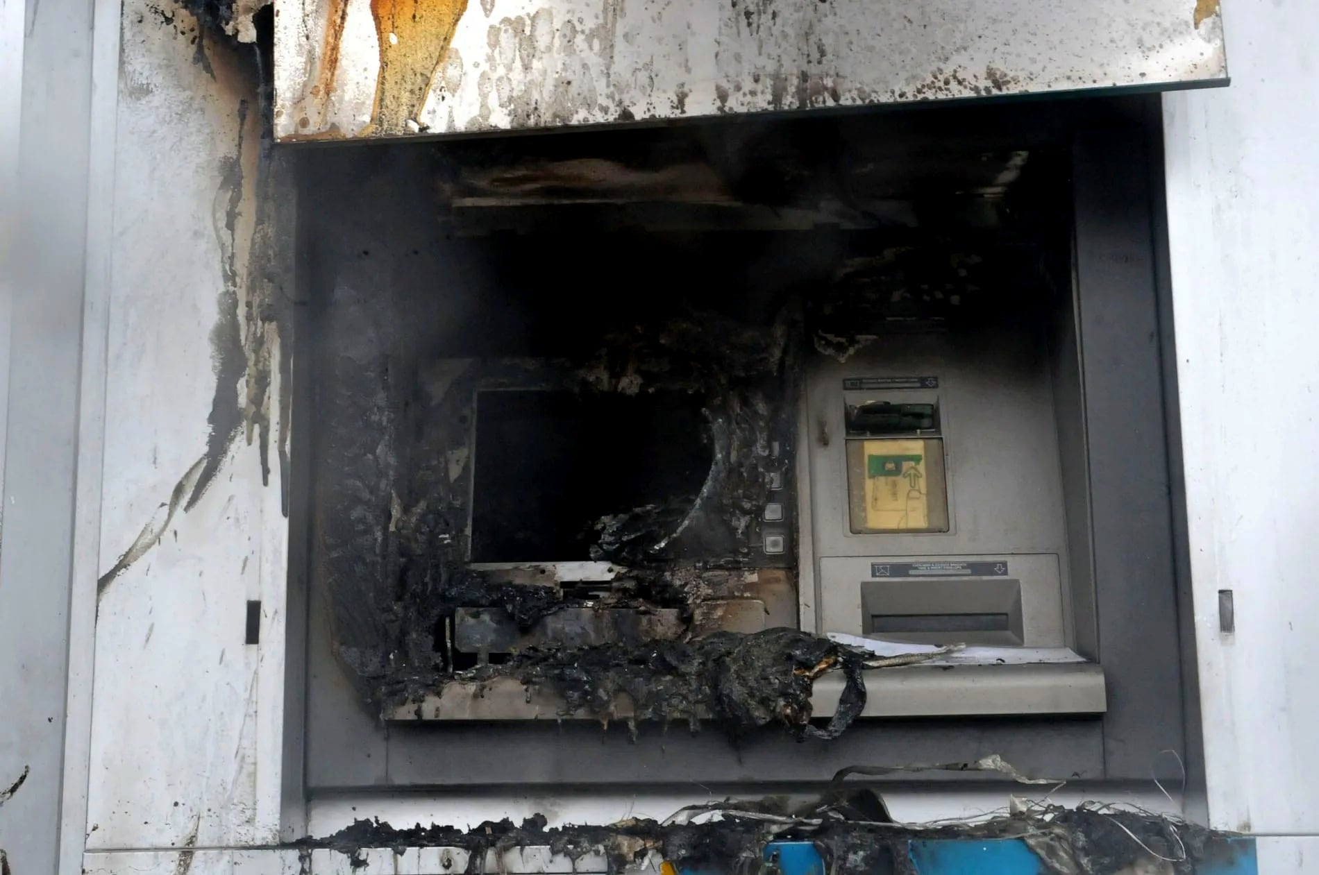 Έκρηξη σε ΑΤΜ έξω από σούπερ μάρκετ στα Βριλήσσια τα ξημερώματα