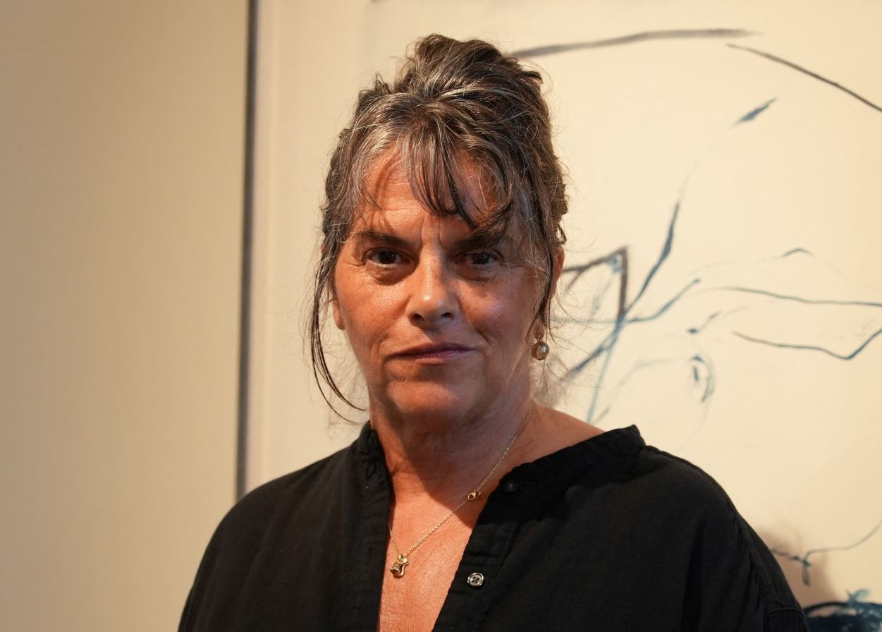 Η καλλιτέχνιδα Tracey Emin μίλησε για τον αντίκτυπο που είχε στη ζωή της η χειρουργική επέμβαση που υποβλήθηκε μετά τη διάγνωση καρκίνου της ουροδόχου κύστης το 2020. Φωτογραφία: Marissa Davison/Reuters
