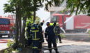 Συνεχίζεται η επιχείρηση κατάσβεσης της φωτιάς στο εργοστάσιο στο Αιγάλεω - Κλειστή η οδός Ορφέως