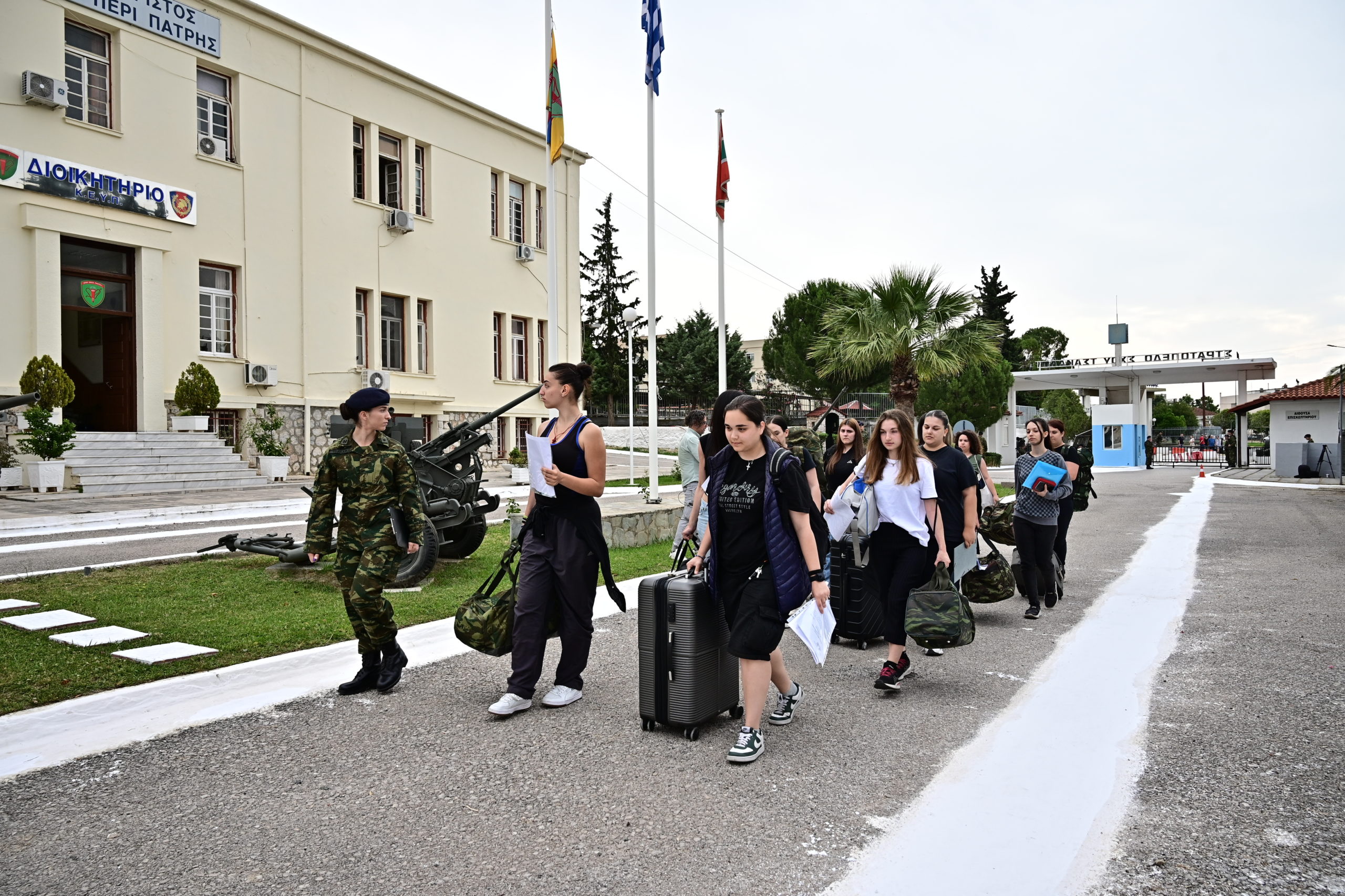 Ένοπλες Δυνάμεις, Στρατός, γυναίκες