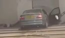 Σοκαριστικό τροχαίο στην Αγγλία: BMW «πέταξε» μέσα σε αίθουσα μπόουλινγκ και διέλυσε 16 διαδρόμους
