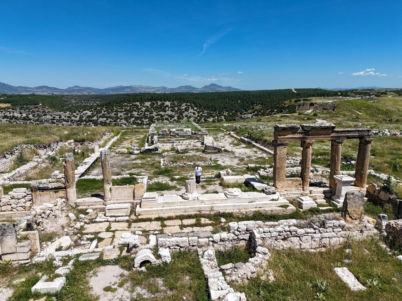 Άποψη της αρχαίας πόλης της Βλαύνδου στο Ουσάκ της Τουρκίας, 16 Ιουνίου 2026. (Φωτογραφία: AA) 