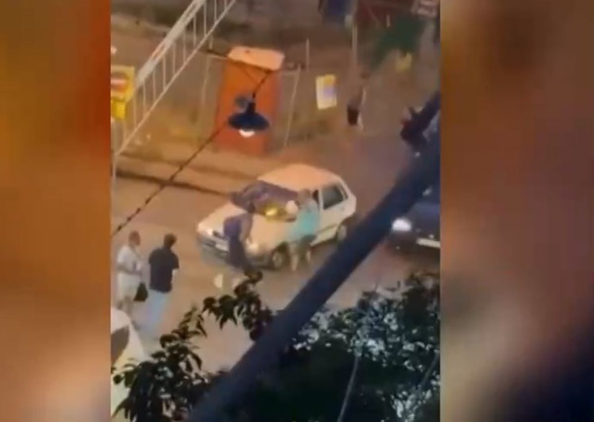 Κολωνός: Άγριος καβγάς και ξύλο ανάμεσα σε οδηγούς μηχανής για την προτεραιότητα στη σιδηροδρομική διάβαση – Δείτε βίντεο