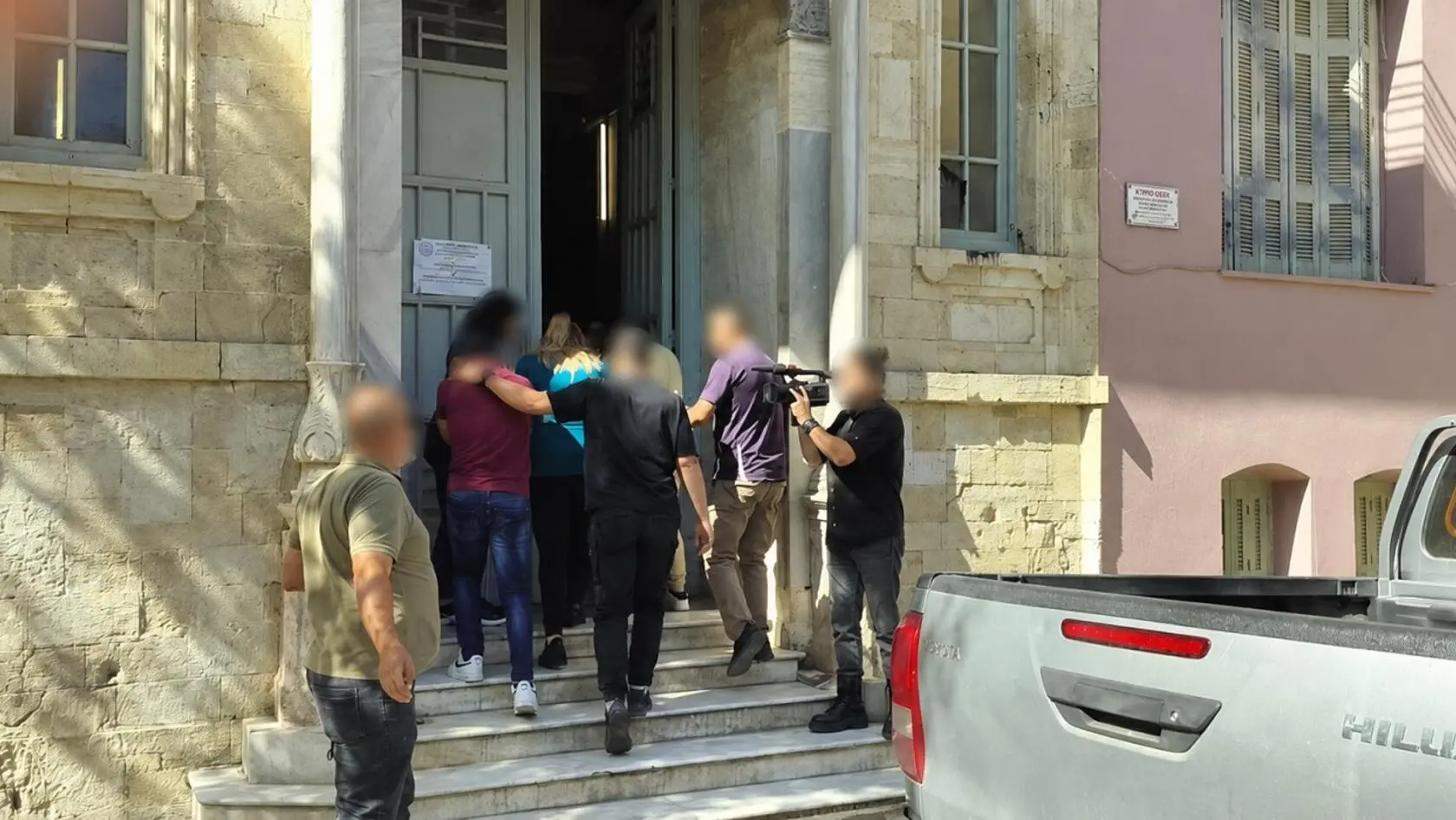 Κύκλωμα συνδρομητικής τηλεόρασης: Aπολογούνται οι κατηγορούμενοι για την κομπίνα των 7 εκατ. ευρώ – Tα μηνύματα που έστελναν για να «ψαρέψουν» πελάτες