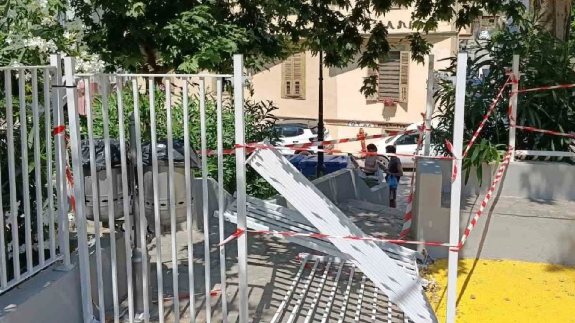Θεσσαλονίκη: Βανδάλισαν παιδική χαρά για 4η φορά μέσα σε 9 μήνες – ΦΩΤΟ