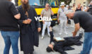 Θεσσαλονίκη: Ρασοφόρος ξάπλωσε στον δρόμο μπροστά σε άρμα του Pride - Φώναζε «Μετανοείτε»