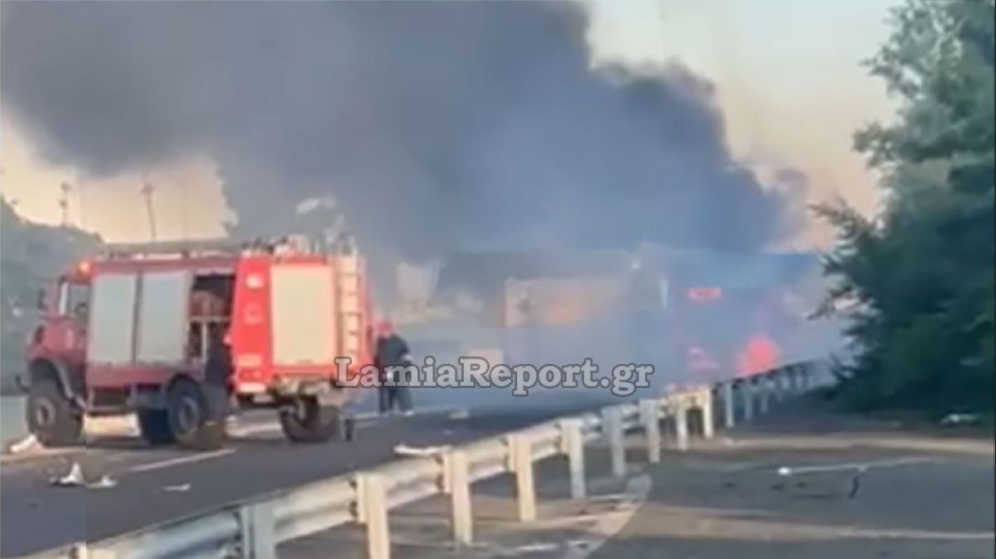 Φορτηγό ανετράπη στην Εθνική Οδό Αθηνών-Θεσσαλονίκ