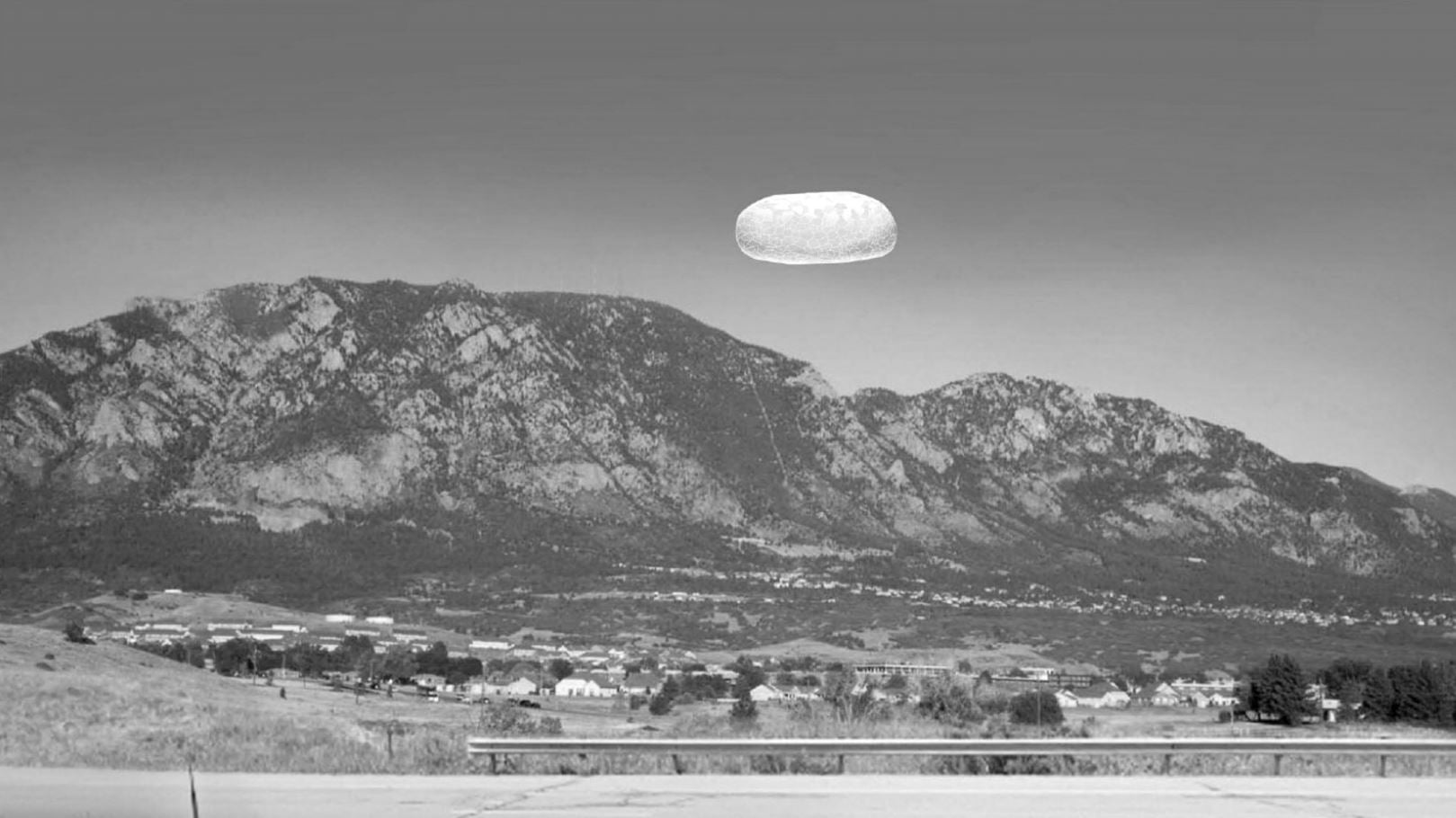 Πεντάγωνο: Στη δημοσιότητα νέα αρχεία για UFO – Βίντεο και αναφορές για μυστηριώδεις «σφαίρες» στον ουρανό