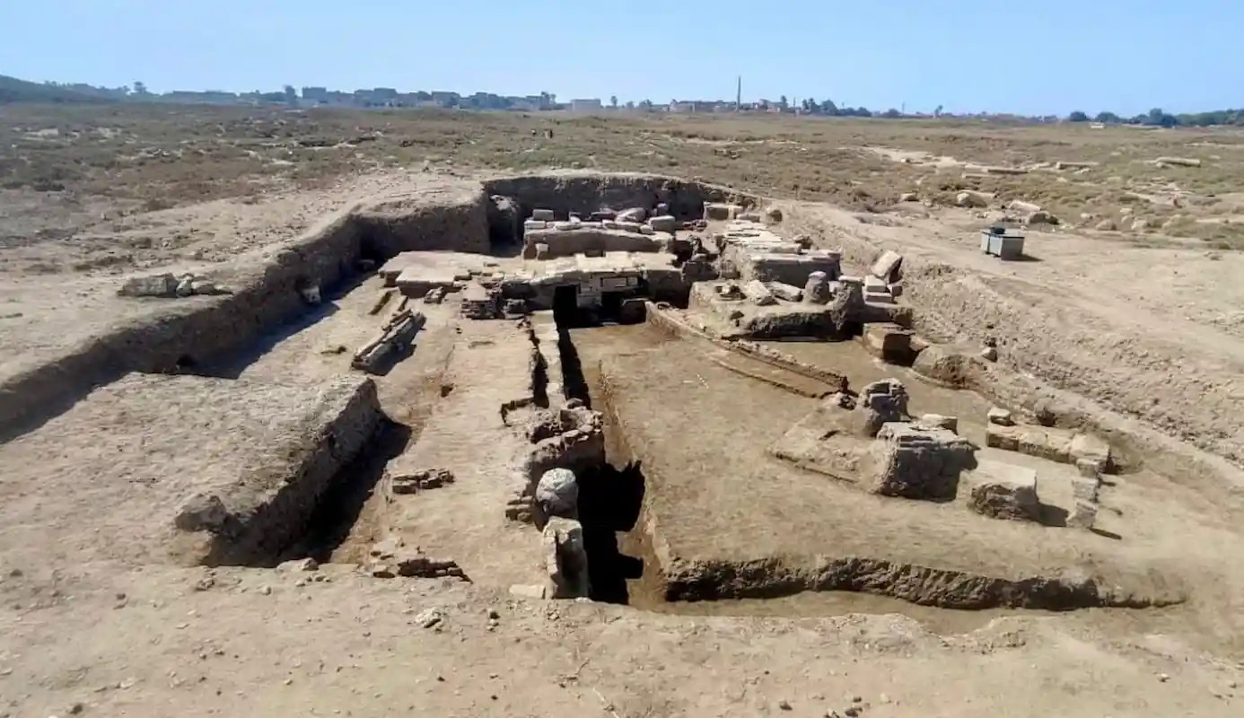 Αρχαιολογικός θησαυρός στην αρχαία Ηρακλεόπολη – Δέος από τη μαρμάρινη κεφαλή που ανήκει σε άγαλμα της Αφροδίτης