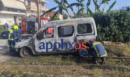 Αχαΐα: Βανάκι τυλίχθηκε στις φλόγες και κατέληξε «ακυβέρνητο» στις γραμμές του τρένου - Βίντεο