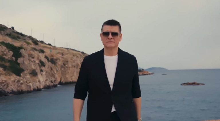 Χρίστος Αντωνιάδης για τα πρώτα του τραγούδια: «Εγώ τα άκουσα από την φωνή του Βασίλη Καρρά…»