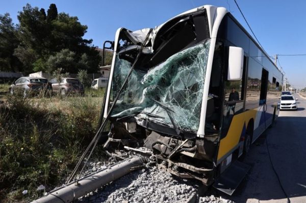 κολωνα λεωφορειο ανω λιοσια