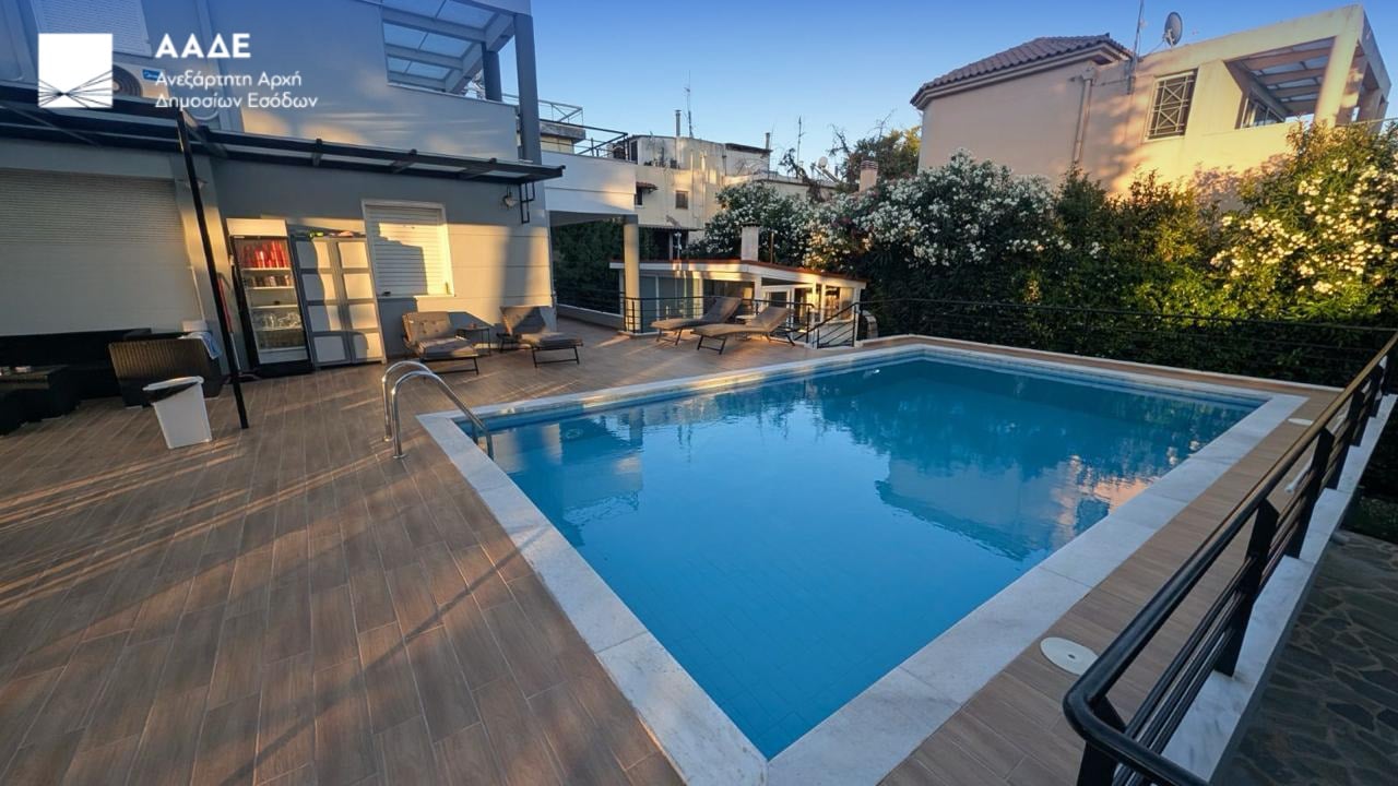 ΑΑΔΕ: Μεγάλο κύκλωμα φοροδιαφυγής πάνω από 17 εκατ. ευρώ – Δήλωνε άστεγη και έμενε σε βίλα με πισίνα