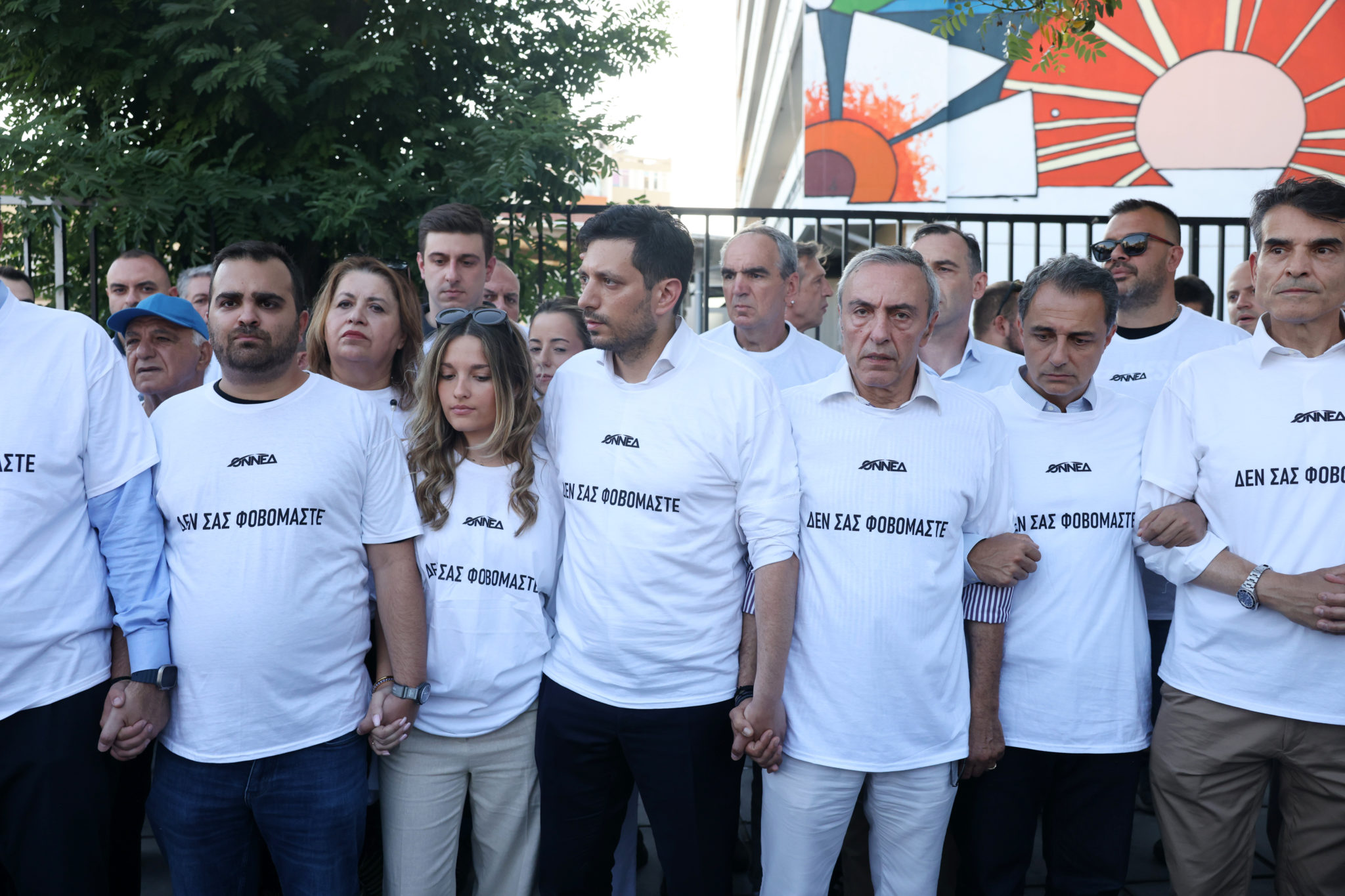 Ο Κωνσταντίνος Κυρανάκης έξω από το Ιπποκράτειο της Θεσσαλονίκης