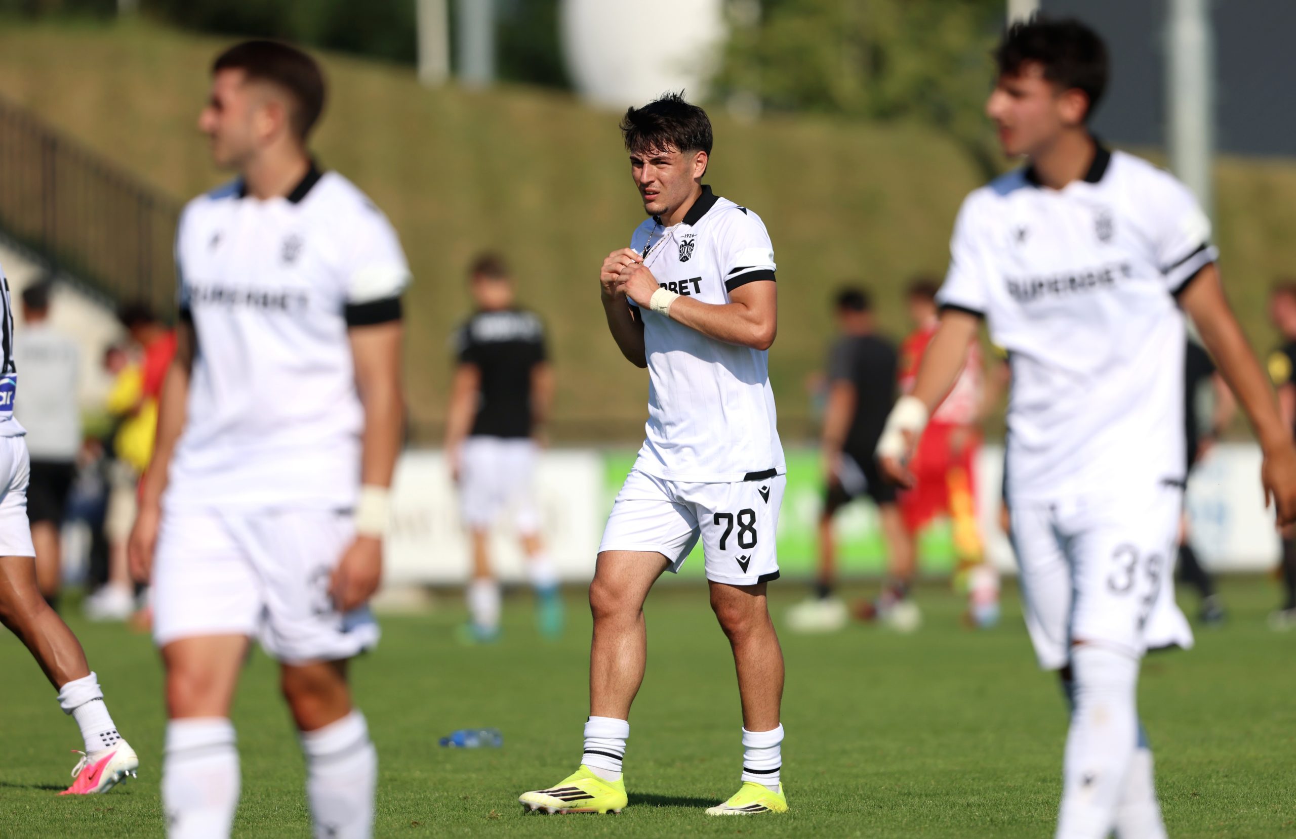 ΠΑΟΚ – Τβέντε 2-3: Φινάλε με ήττα για τον Δικέφαλο του Βορρά στην Ολλανδία – Ανησυχία για τον τραυματισμό του Ελουστόντο