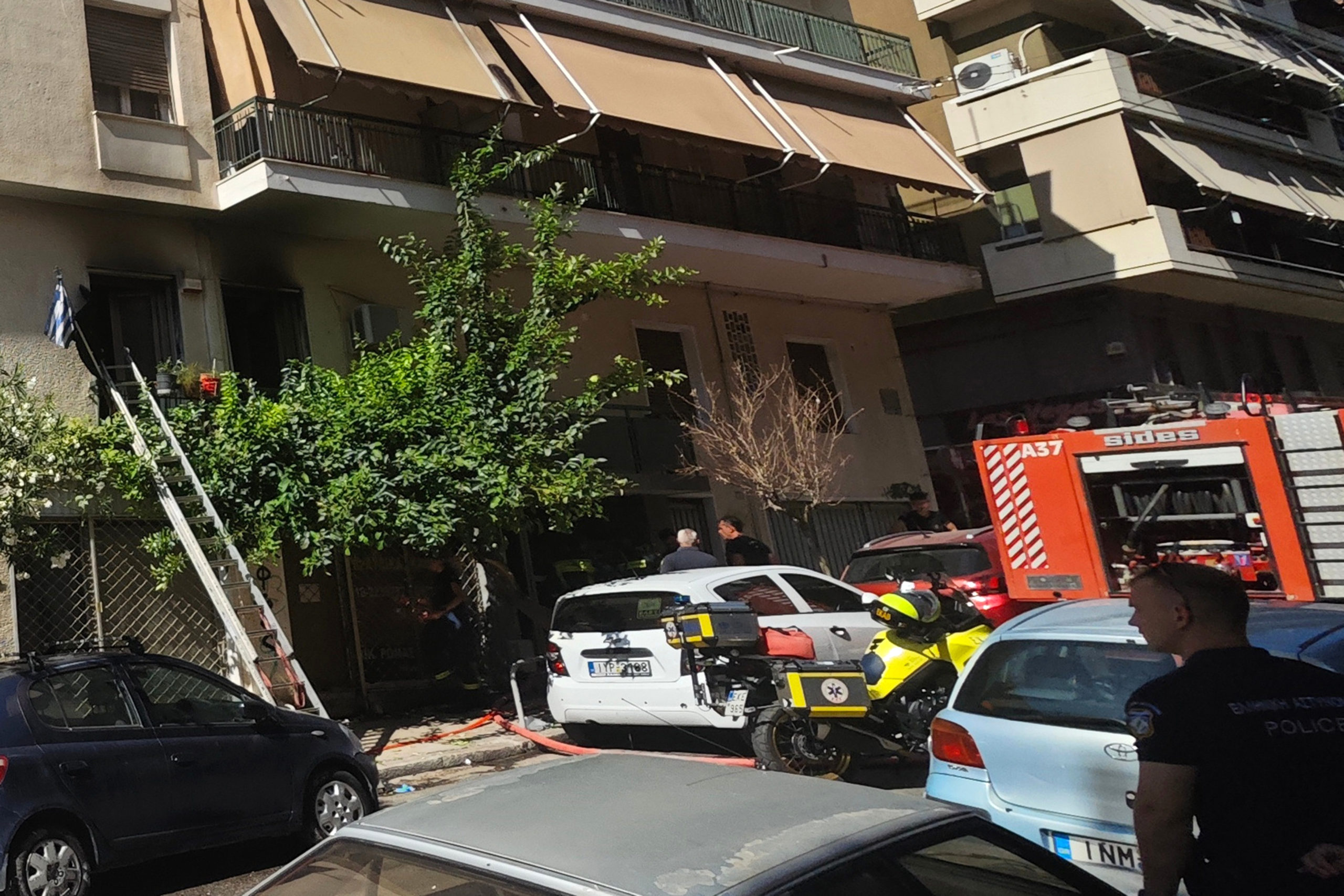 Φωτιά σε διαμέρισμα στα Πατήσια. Νεκρή μία ηλικιωμένη