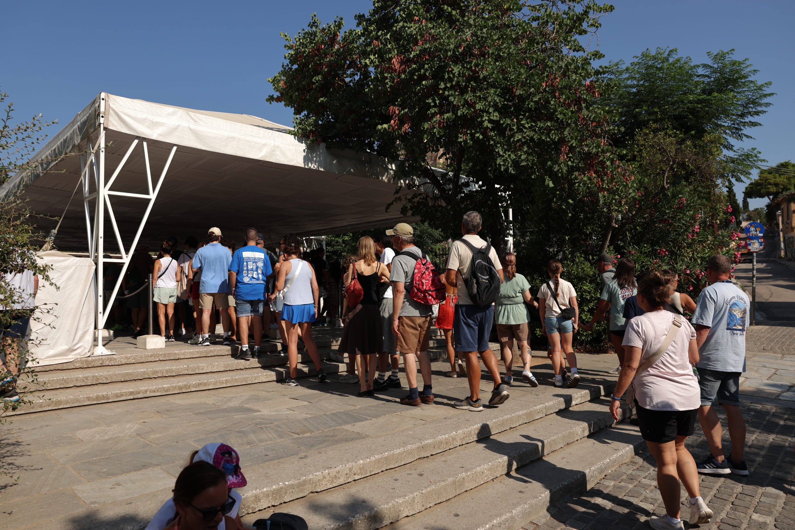 ΑΚΡΟΠΟΛΗ ΕΠΙΘΕΣΗ ΜΕ ΜΑΧΑΙΡΙ