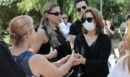 Μαίρη Λίντα: Συγκίνηση στην κηδεία της αγαπημένης ερμηνεύτριας - Συντετριμμένη η κόρη της