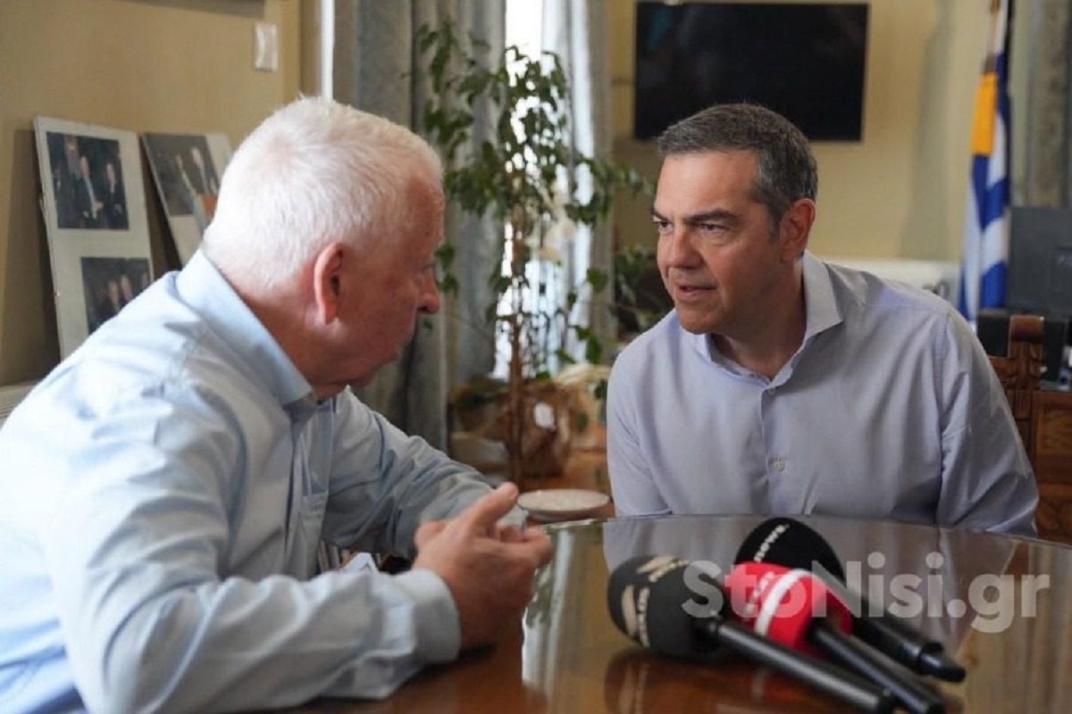 Λέσβος: Συνάντηση Τσίπρα με Μουτζούρη – «Ήταν καθηγητής μου, είχα πάρει 9 στο μάθημά του»