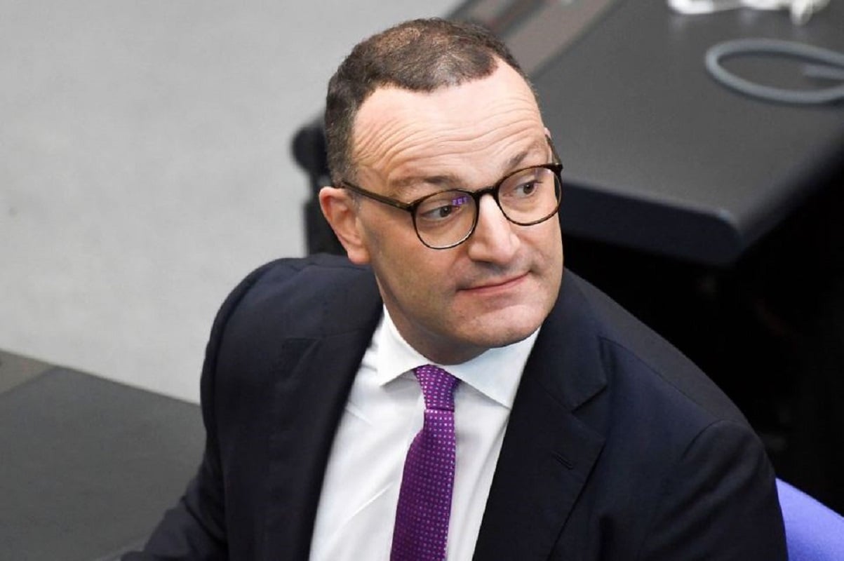 Γερμανία: Παραιτήθηκε ο Γενς Σπαν από την ηγεσία των Χριστιανοδημοκρατών μετά τον σάλο για το παιδί που απέκτησε μέσω παρένθετης μητέρας