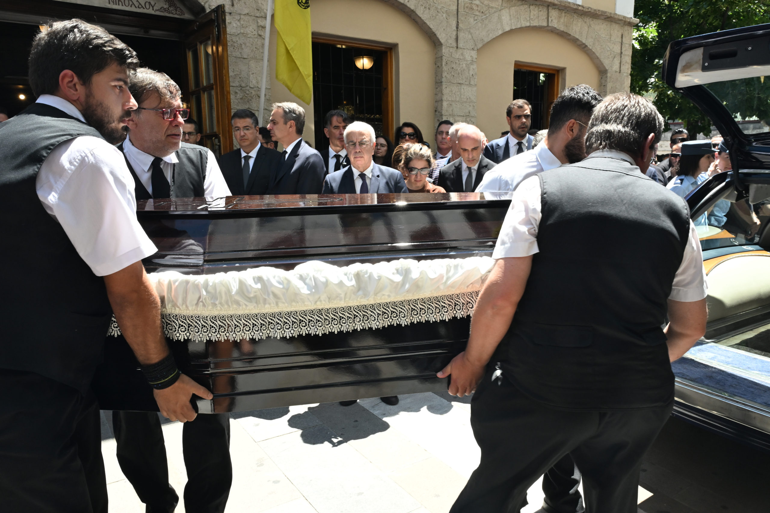 Κοζάνη: Συγκλόνισε με τον επικήδειό του ο αδελφός της Βάγιας Νέστορα – «Άνθρωποι σκοτεινοί μας έριξαν σε βαθύ πηγάδι πόνου, οδύνης και σε πλατιά λίμνη οργής»