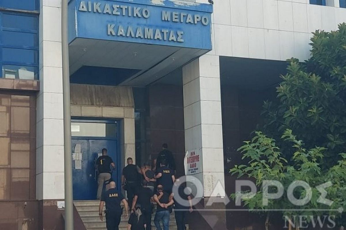 Μεσσηνία: Στον ανακριτή οι τρεις συλληφθέντες που κατηγορούνται για εμπρησμούς κατ’ εξακολούθηση – Δείτε βίντεο και φωτογραφίες