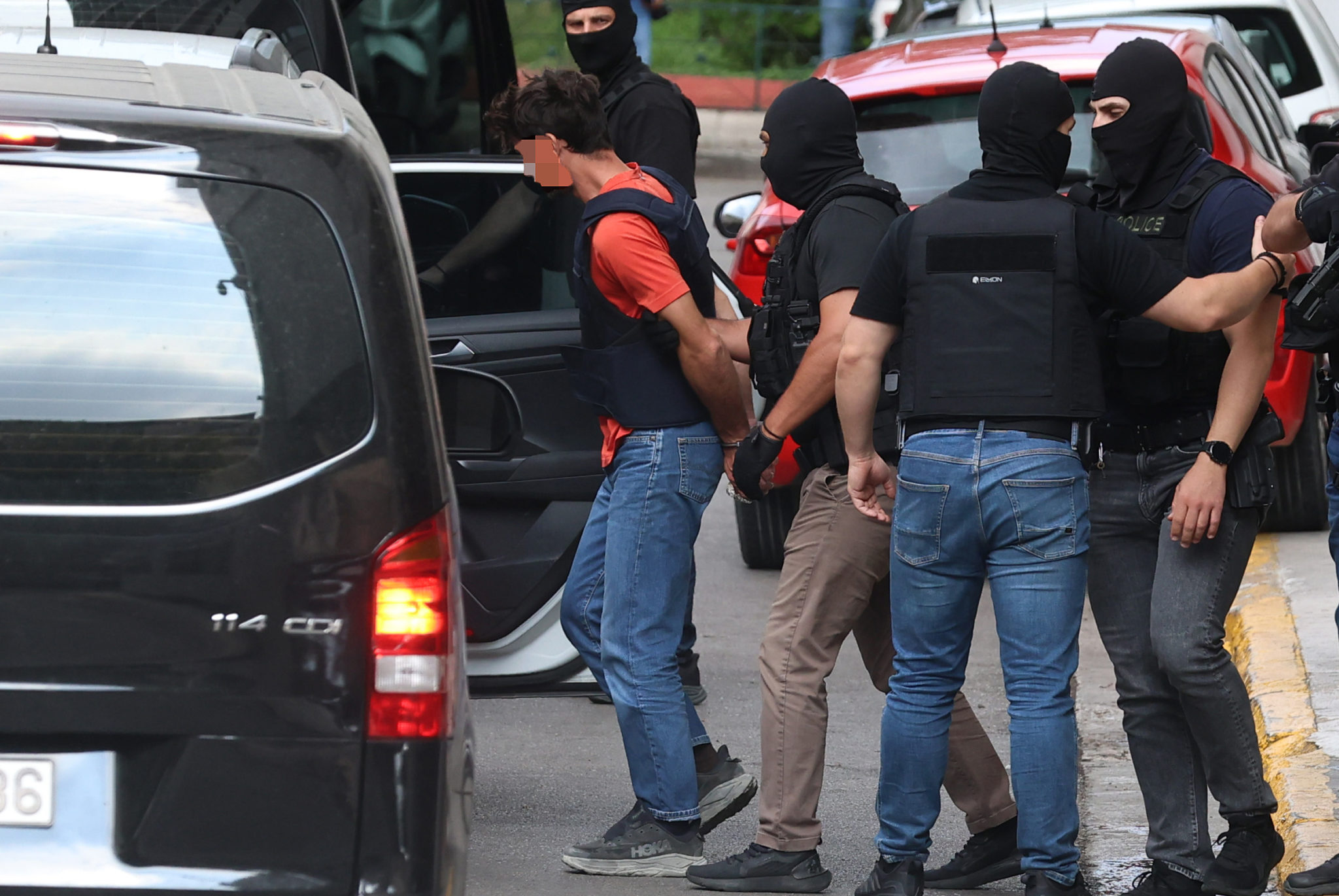 ΜΕΤΑΓΩΓΗ ΤΩΝ 2 ΥΠΟΠΤΩΝ ΓΙΑ ΤΗΝ ΥΠΟΘΕΣΗ ΜΑΡΦΙΝ ΑΠΟ ΤΗΝ ΓΑΔΑ
