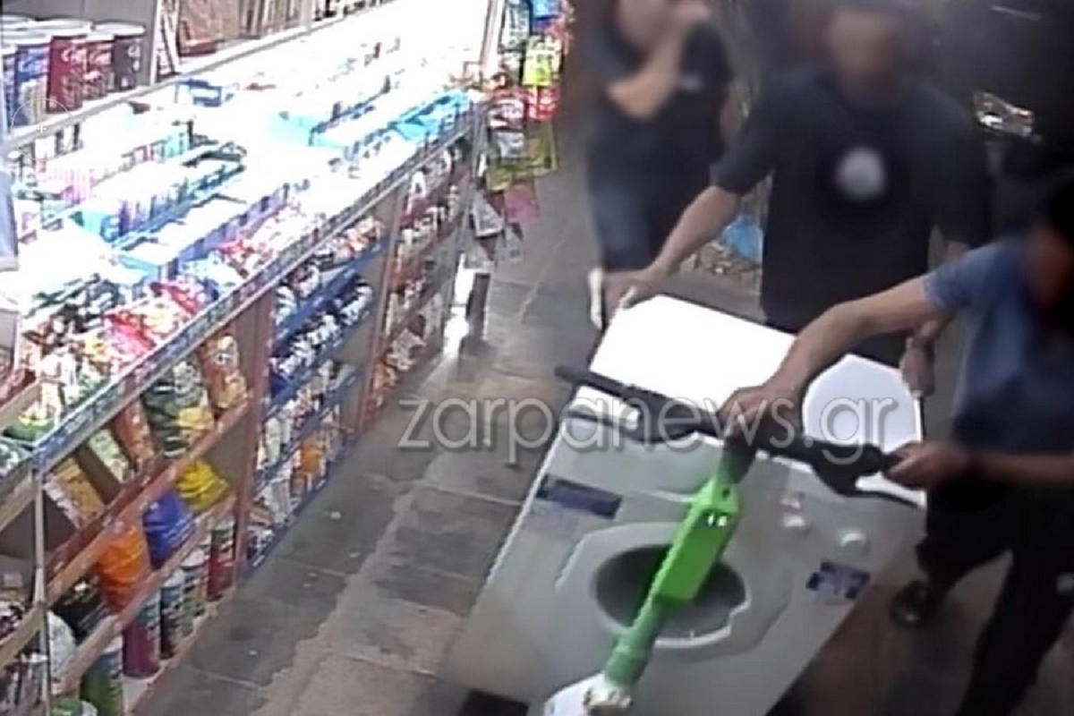 Χανιά: Μετέφεραν πλυντήριο ρούχων πάνω σε... ηλεκτρικό πατίνι
