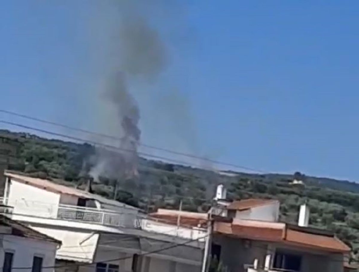 Σέρρες: Φωτιά σε αγροτική περιοχή στη Νιγρίτα – Με εγκαύματα στα πόδια αγρότης που εκτελούσε εργασίες στο χωράφι του
