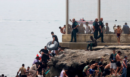 Ισπανία: Τουλάχιστον 9 νεκροί στη Θέουτα μετά την είσοδο χιλιάδων μεταναστών από το Μαρόκο - Στέλνει στρατό η κυβέρνηση