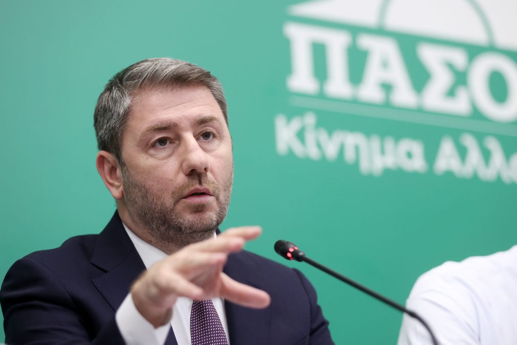 Ανδρουλάκης: «Ωραία τα βίντεο του κ. Μητσοτάκη αλλά η σκληρή πραγματικότητα φαίνεται στη τσέπη των πολιτών» – Τι απάντησε για τα περί «τοξικού Κέντρου»