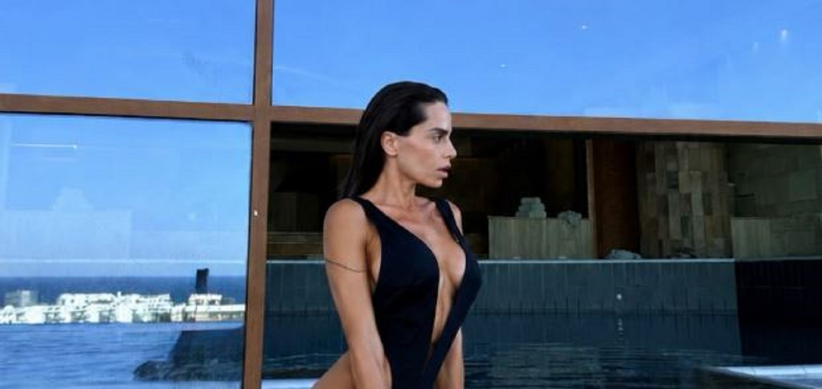 Μαρία Αντωνά: Στην Κρήτη για διακοπές – Βίντεο από τις στιγμές δροσιάς στην πισίνα με θέα που «κόβει την ανάσα»