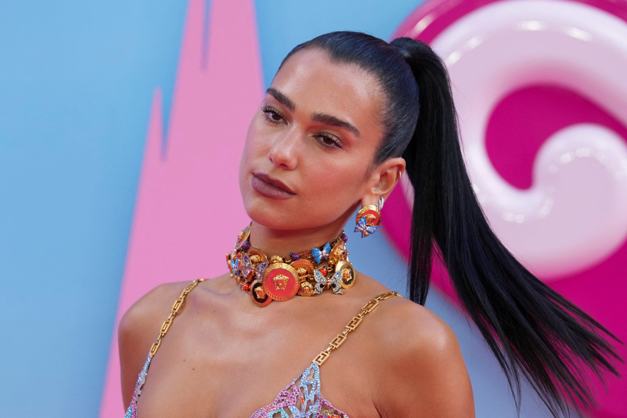 Dua Lipa Αλβανία επανάσταση των Φλαμίνγκο