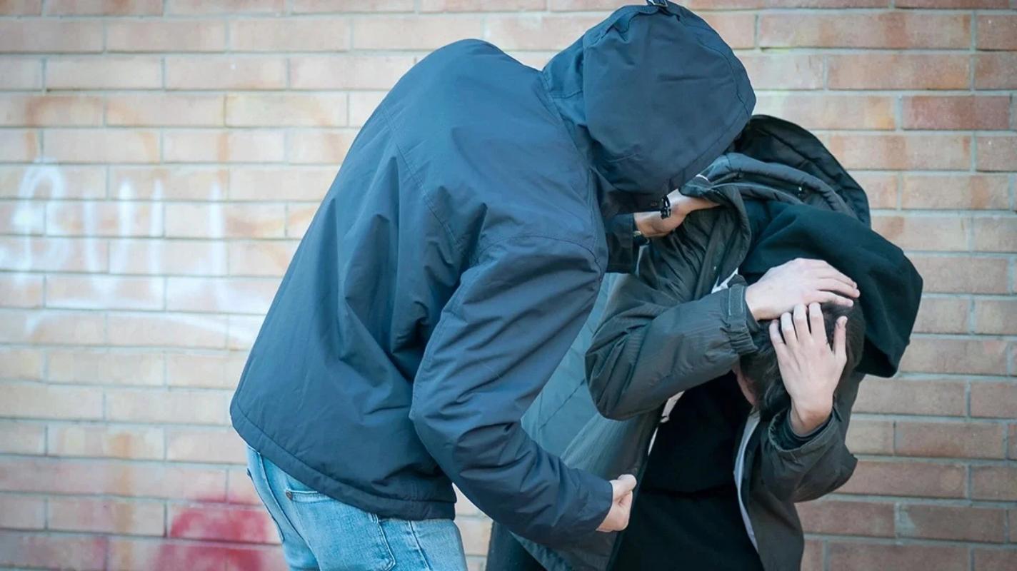 Πάτρα: Έφηβοι συνελήφθησαν για ληστεία με σουγιά και ξυλοδαρμό 15χρονου