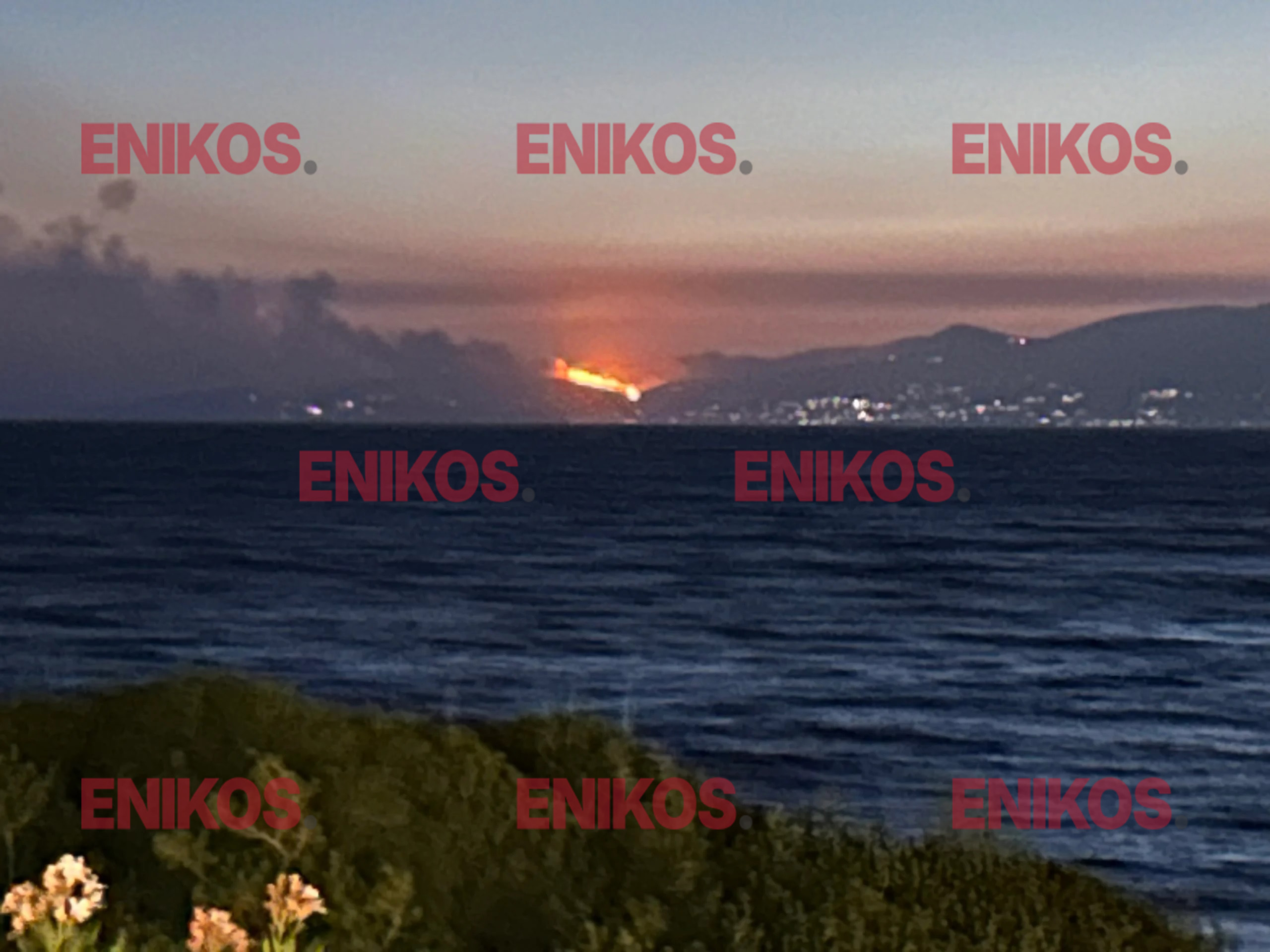 Δείτε πώς φαίνεται η φωτιά στην Πάρο από τη Νάξο – ΦΩΤΟ αναγνώστη