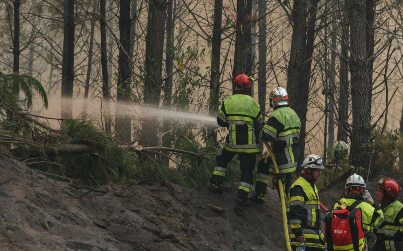 Γαλλία: Αντιμετωπίζει νέες πυρκαγιές εν μέσω του καύσωνα – «Καμπανάκι» για τις επόμενες ημέρες