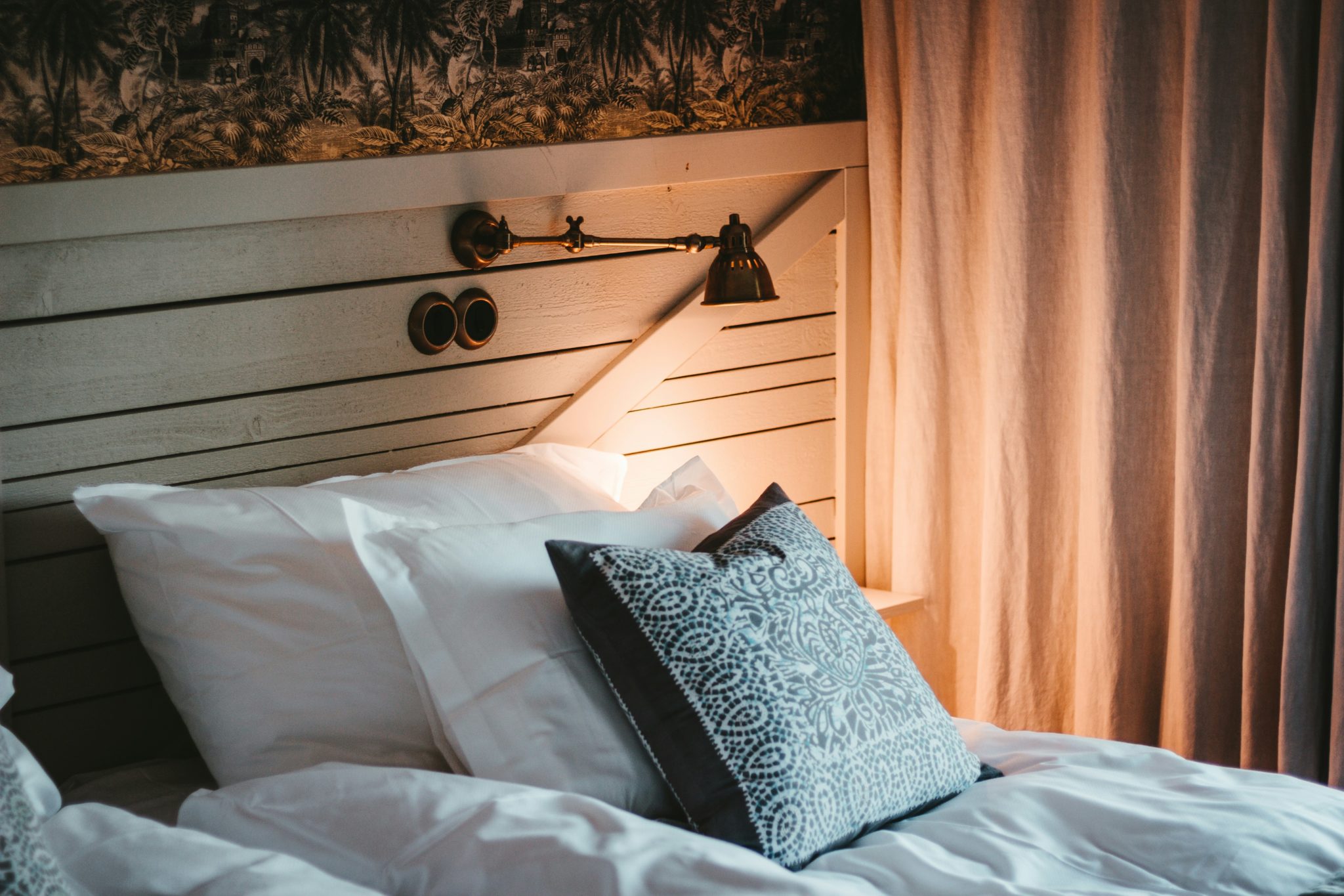 Ύπνος: Ειδικοί εξηγούν τι συμβαίνει στο δέρμα σας εάν δεν πλένετε τις μαξιλαροθήκες κάθε εβδομάδα
