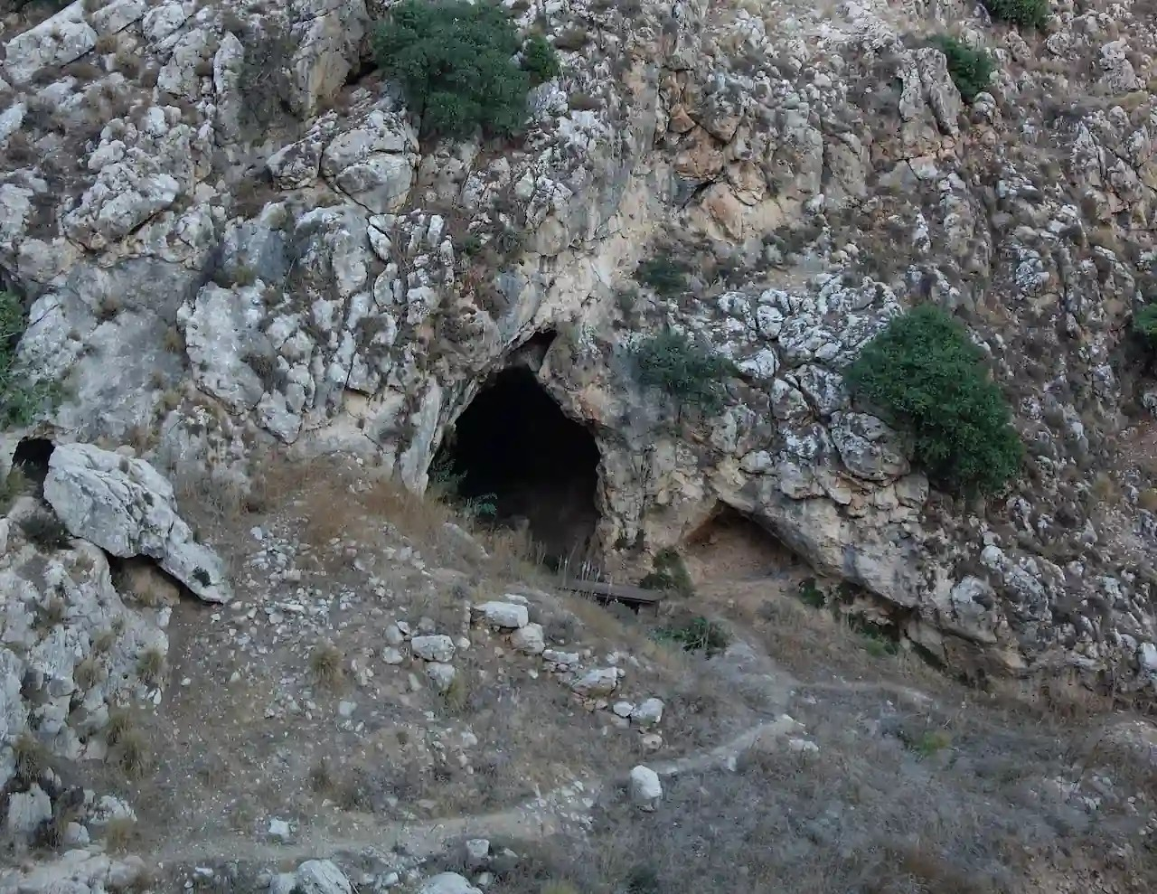 Έγκλημα στην Προϊστορία: Η πρώτη καταγεγραμμένη μαχαιριά σε κρανίο 145.000 ετών