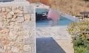 Αυτοκίνητο «βούτηξε»... σε πισίνα ξενοδοχείου στη Μάνη - Δείτε το βίντεο