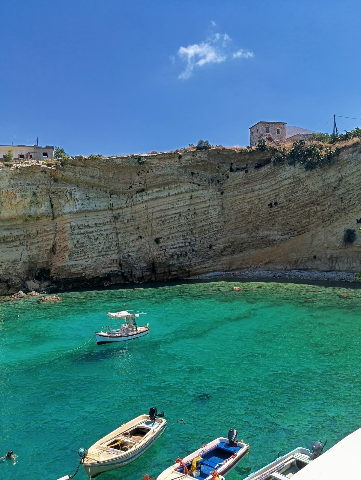 Μέζαπος, Μάνη