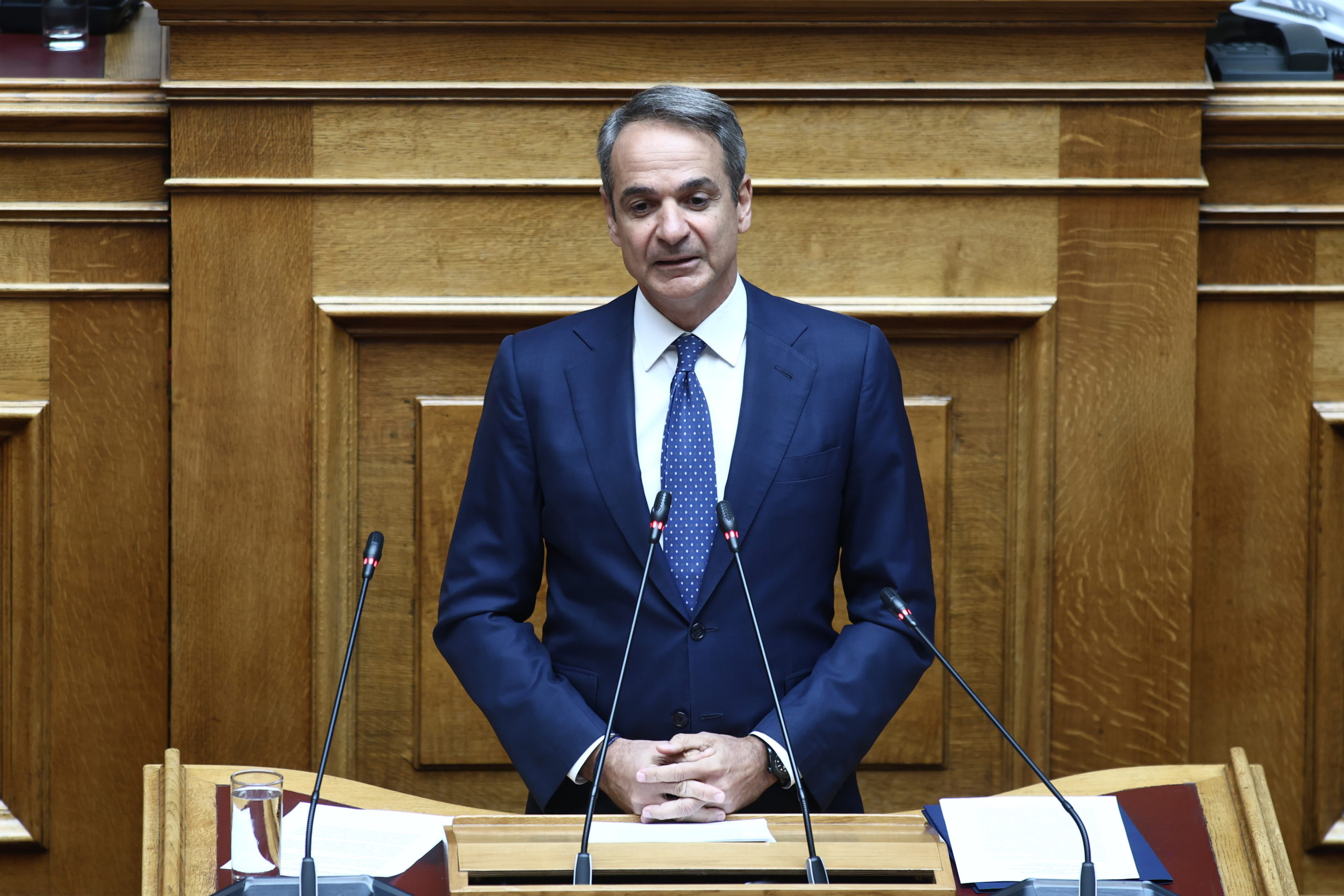 Μητσοτάκης σε Δούρου: Λάθος η απουσία του ΣΥΡΙΖΑ από τη δεξίωση στο Προεδρικό – Όταν συγκυβερνούσατε με τον Καμμένο, πηγαίνατε