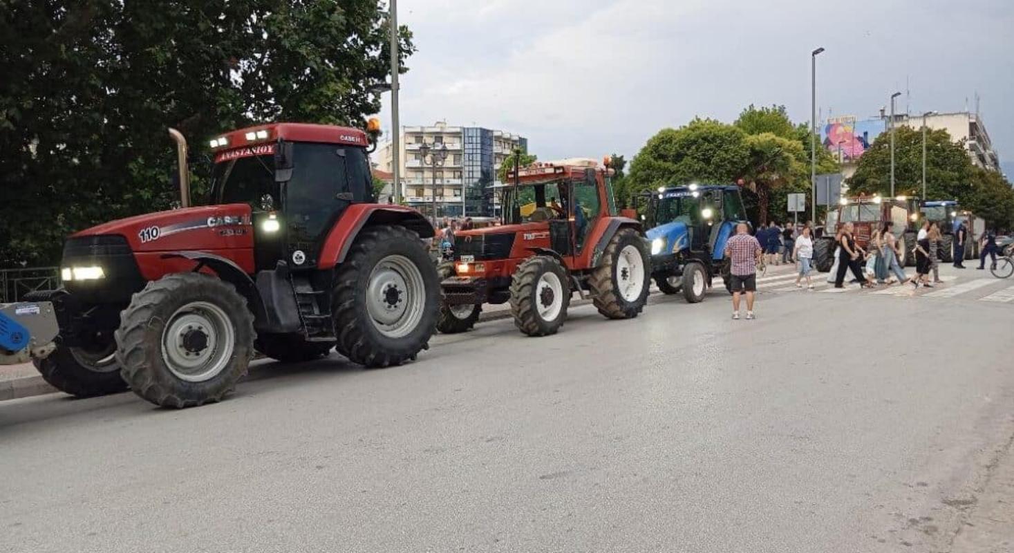 Τρίκαλα: Μηχανοκίνητη πορεία των αγροτών για το κόστος παραγωγής και τις αποζημιώσεις