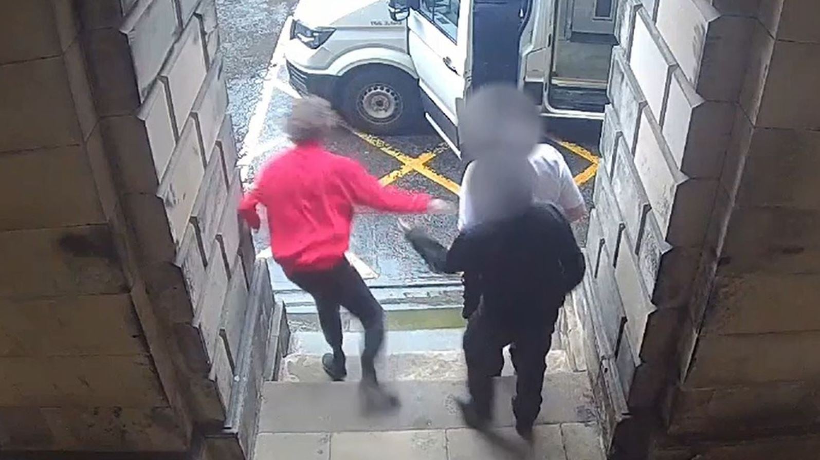 Σκωτία: Ισόβια σε 21χρονο που απήγαγε και βίασε 15χρονη υπό την απειλή μαχαιριού