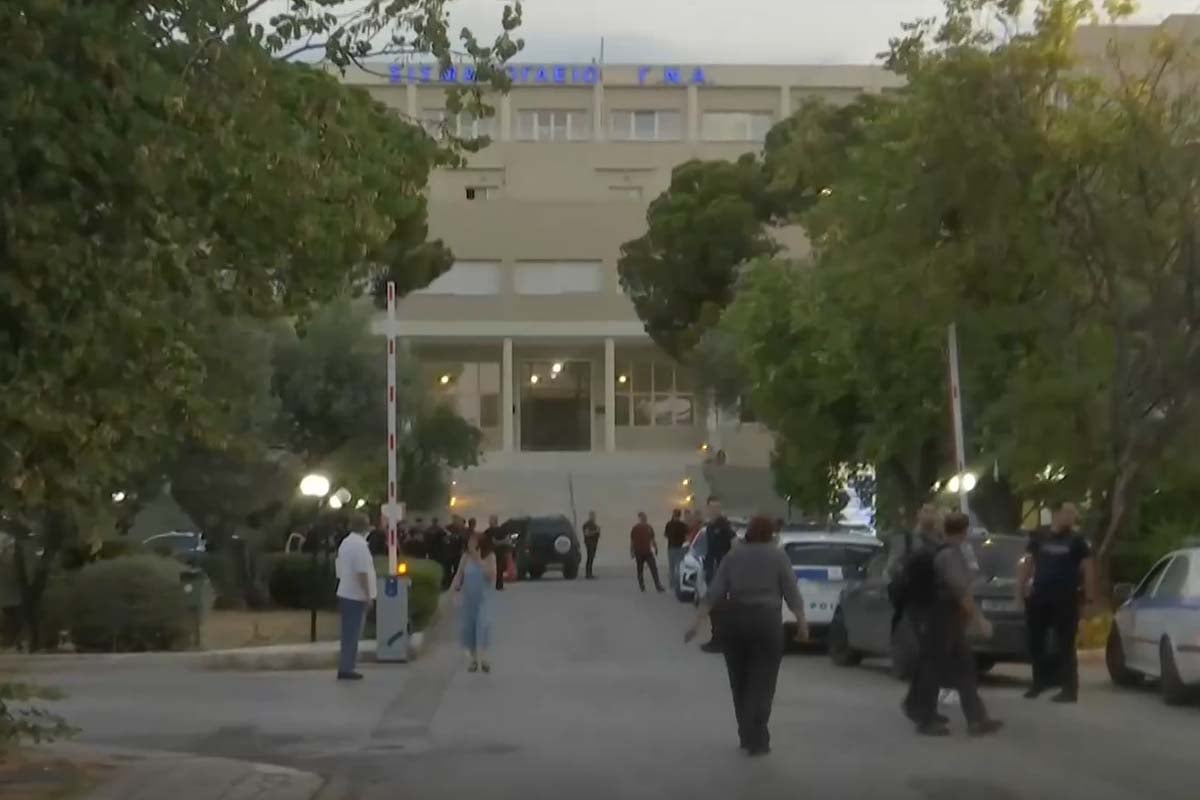 Φωτιά στο Νοσοκομείο Σισμανόγλειο: Εκκενώθηκαν δωμάτια λόγω καπνού