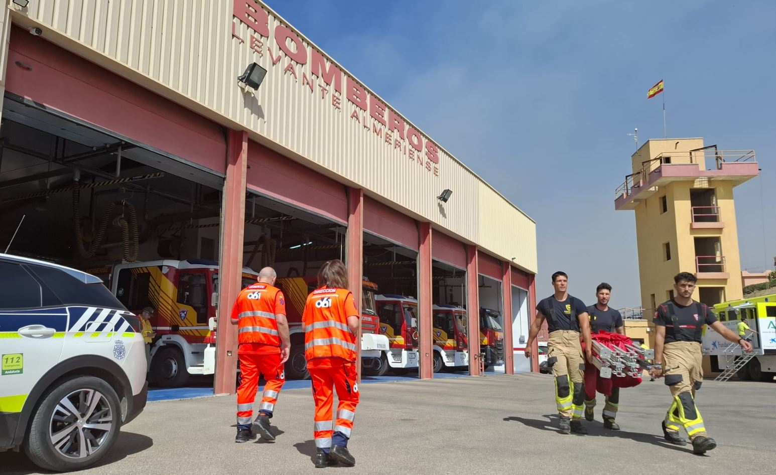 Το Προωθημένο Κέντρο Επιχειρήσεων που έχει δημιουργήσει η περιφερειακή κυβέρνηση της Ανδαλουσίας στον πυροσβεστικό σταθμό της Τούρε για τον συντονισμό των επιχειρήσεων κατάσβεσης. (Nacho Sánchez)