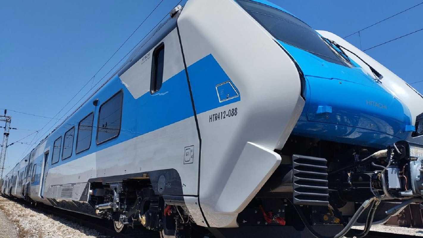 Στη Θεσσαλονίκη ο πρώτος συρμός Blues Intercity – Μητσοτάκης: «Στόχος ένας σιδηρόδρομος που θα εμπιστεύονται οι πολίτες»