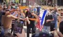 Βενεζουέλα: Διαδηλωτές έκαψαν σημαίες των ΗΠΑ και του Ισραήλ στο Καράκας